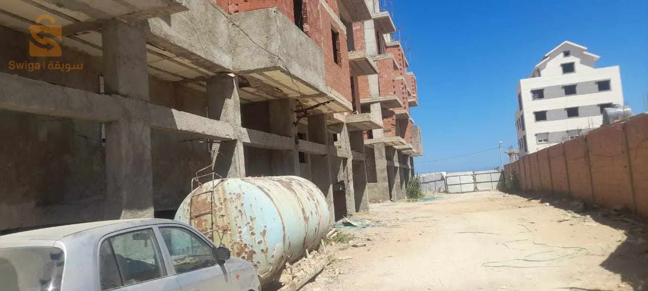 السلام عليكم 
شقق جاهزة ونصف جاهزة f2/f3/f4 
فيلات صغيرة
أراضي للبيع 
كلها ببومرداس مطلة على البحر (800 متر) 
كل الوثائق موجودة للمزيد من المعلومات إتصلوا بنا على الرقم
0699758800