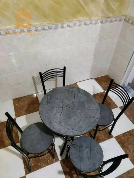 طاولات للمقاهي