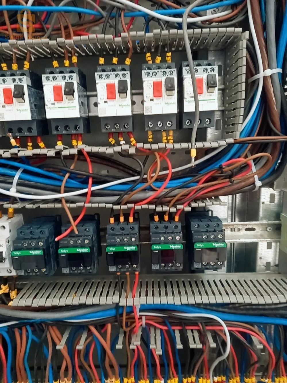 تركيب وتصليح أجهزة التبريد و التكيف الصناعية