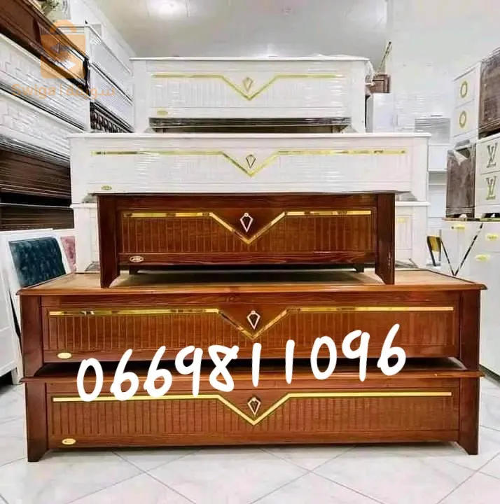 اثاث منزلي خشب أحمر