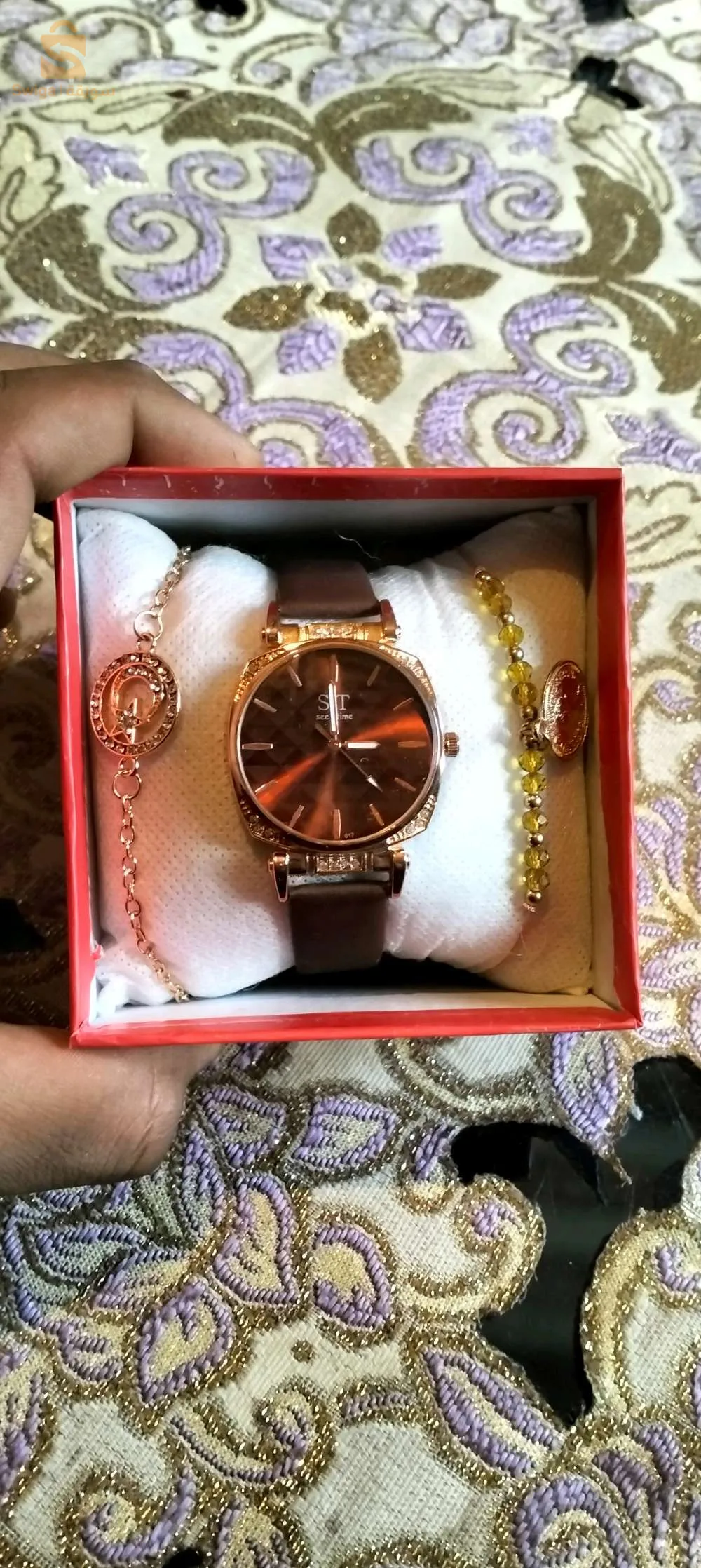 ساعات يد رجال ونساء