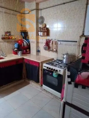 شقة للبيع وسط بلدية عين الطلبة