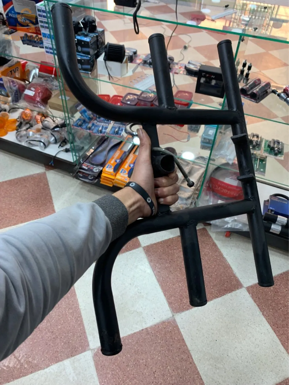 بيع قطع الدراجات النارية