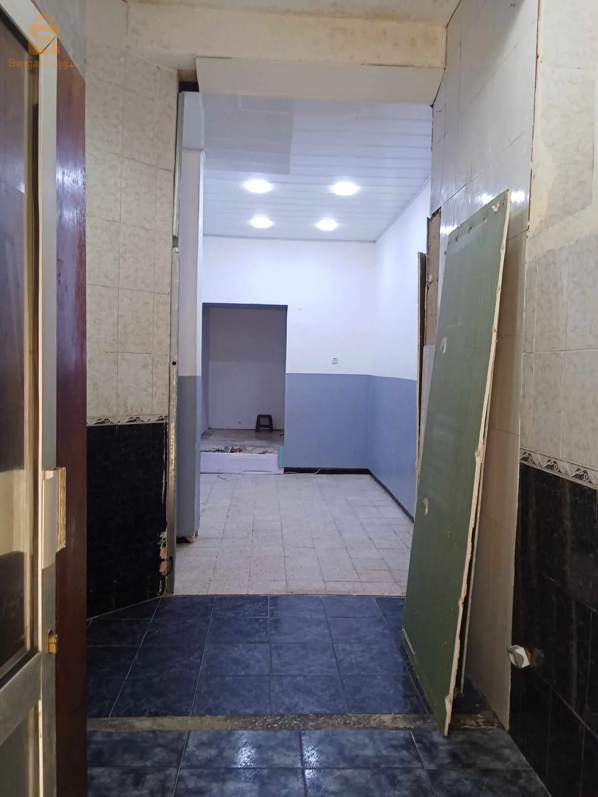 محل يوجد فيه ماء غاز مرحاض 🚾