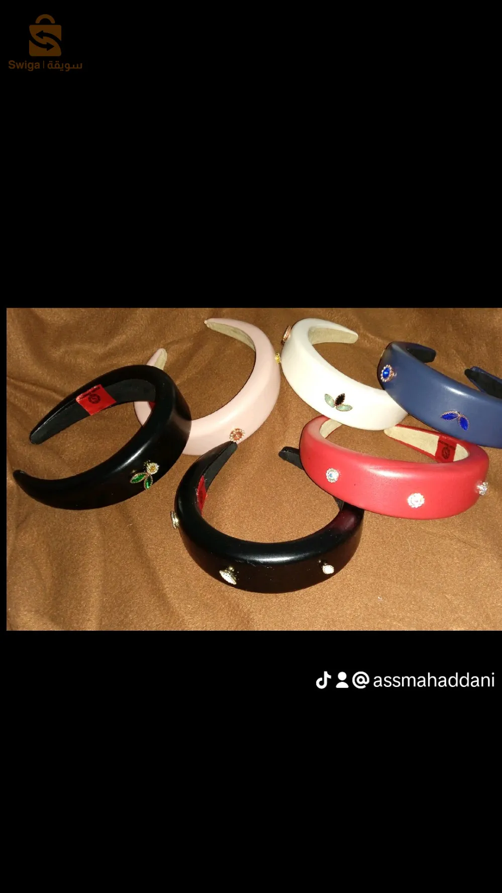 إكسسوارات وفساتين بنوتات بالكروشيه