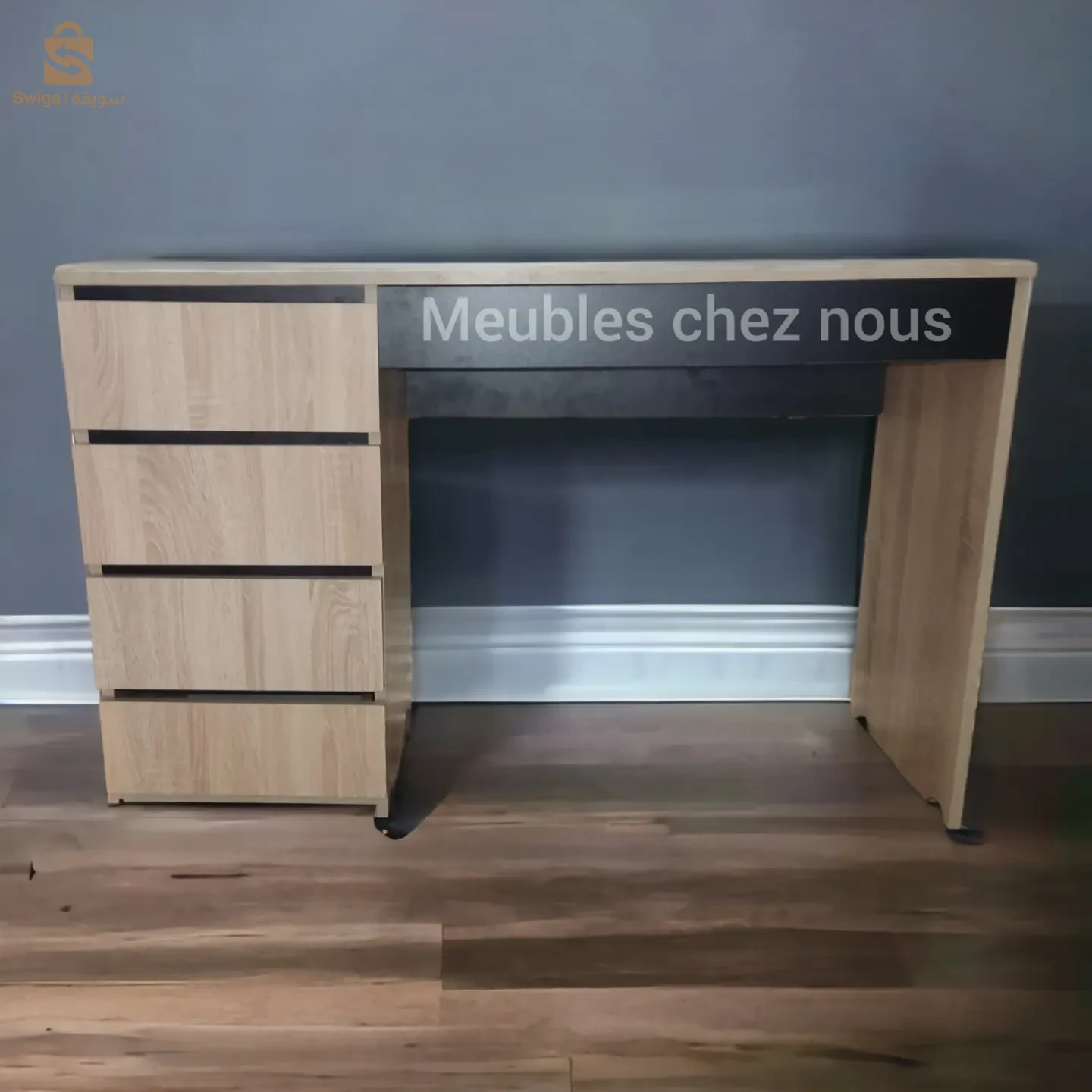 مكتب للعمل أو للألعاب