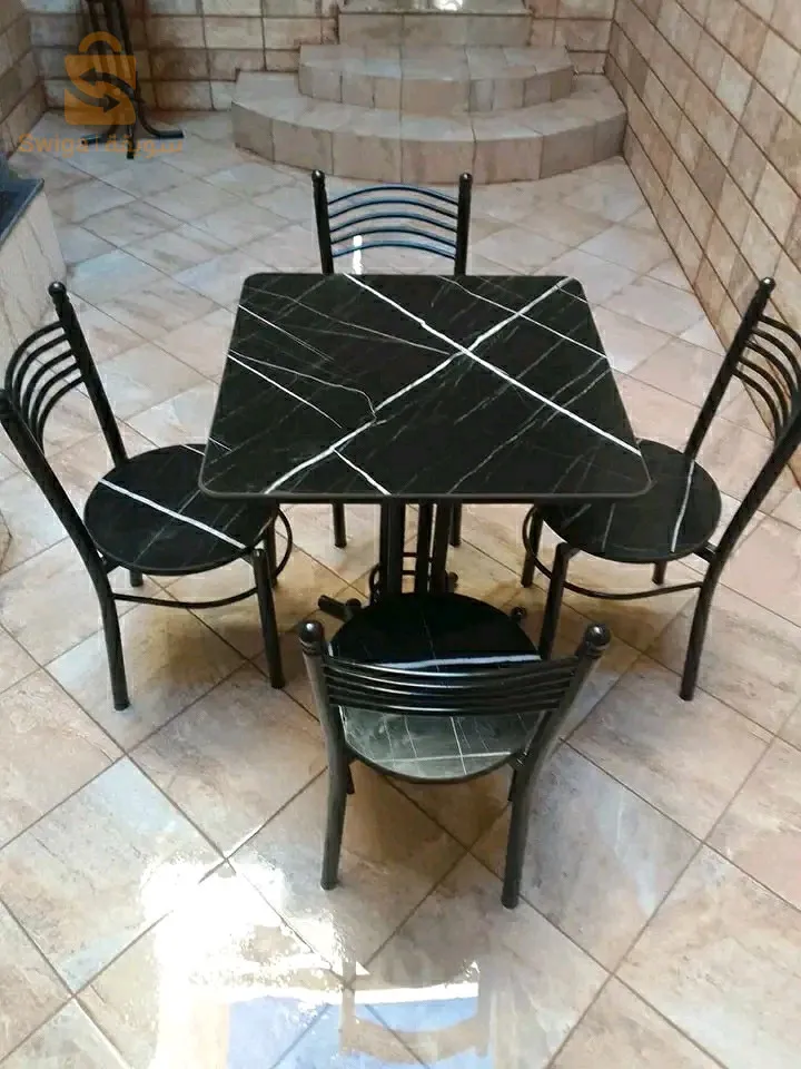 طاولات للمقاهي