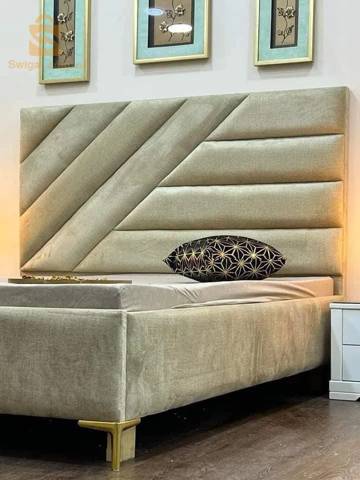 اخر موديلات السرير كابيتوني مع. 🛏️ Mondival furniture 🛏️
موديلات حسب الطلب بمواصفا ومقاييس الزبون 👌 
التوصيل متوفر 58  ولاية ✅  
ريح فدارك وجيك حتى لدار  + الدفع عند الاستلام ✅
☎️0553 43 58 05
اتصل بالارقام الموضحة
#ملاحظة
بامكانك  تصميم السرير الخاص بك باسلوبك الخاص + جميع  
الالوان متوفرة

قياسات مع الاسعار : 

90/190   ▶️ 25000DA 
120/190 ▶️ 27000DA 
140/190 ▶️ 33000DA 
160/190 ▶️ 35000DA 
180/200 ▶️ 44000DA 
200/200 ▶️ 48000DA 
مع السومي كوفري 
ملاحظة : 
يتغير السعر حسب نوع السرير "كبير او صغير " "بسيط او معقد  او ضخم … شكرا