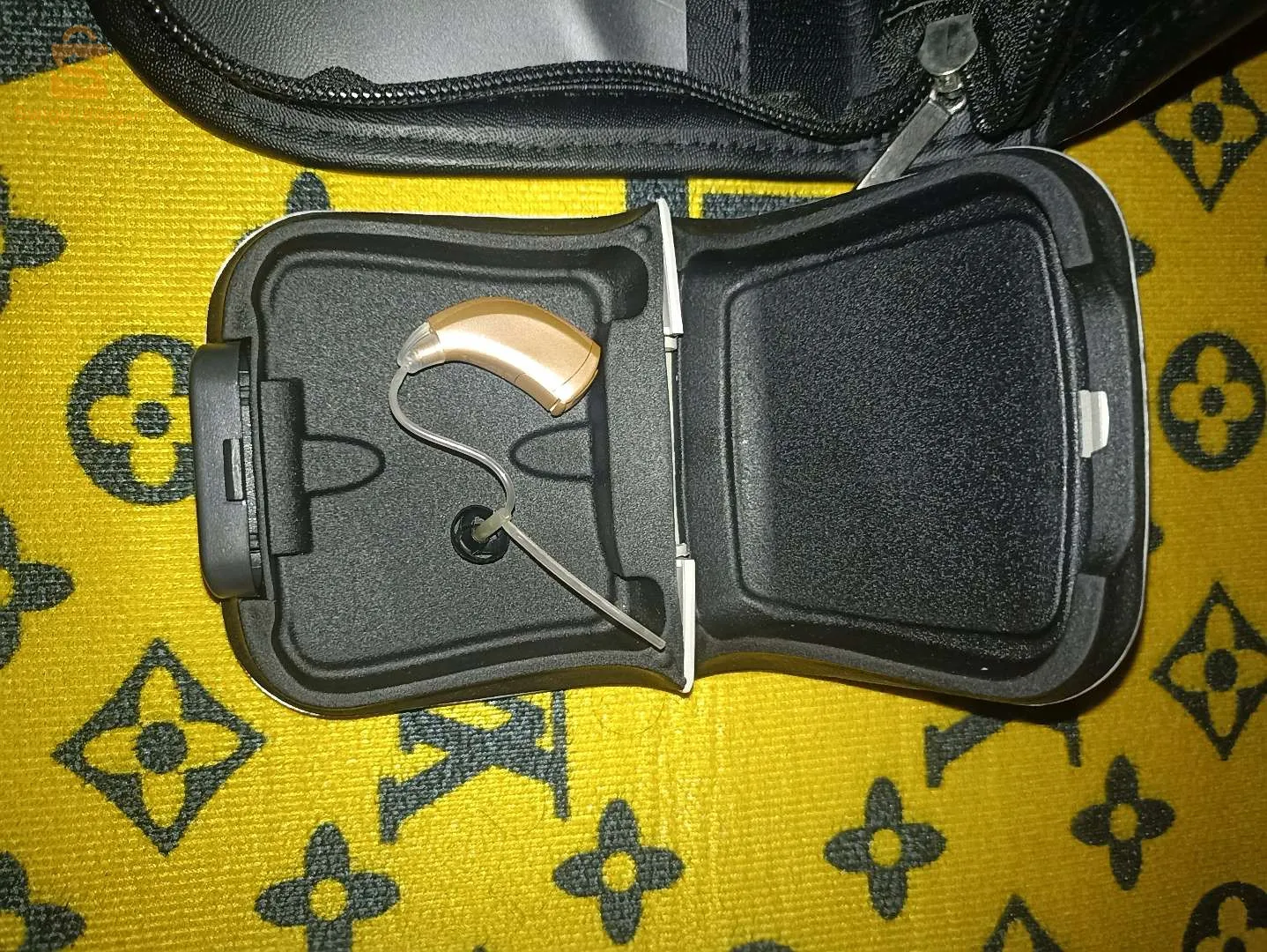 A medical hearing aid for the hearing impaired, a sound amplification device of the original Starkey type
