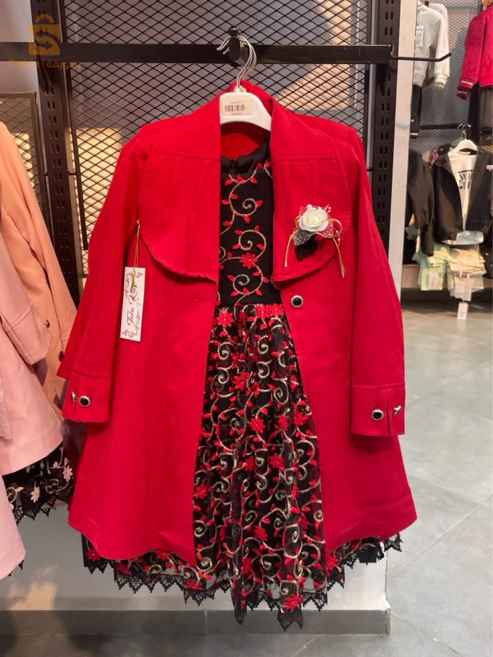 ،
إذا كنتي تحوسي على فستان شباب لبنتك 
فأنتي في المكان الصح!
عندنا في كوثر شوب أجمل فساتين فتيات في الجزائر.
عندنا تشكيلة متنوعة من الفساتين، لكل ذوق وْجِيب.
عندنا فساتين قصيرة، فساتين طويلة، فساتين سهرة، فساتين عرس، وْغيرها كتير.
وْكل الفساتين مصنوعة من أجود الخامات، وْبأسعار مناسبة.
ما تتأخريش وْارواحي شوفي الفساتين بنفسك.
أنتي راح تْحَبِيْ الفساتين لدرجة إنك راح تْحِسِيْ إنكِ حَلَمْتِيْ بيهم
0560917642.