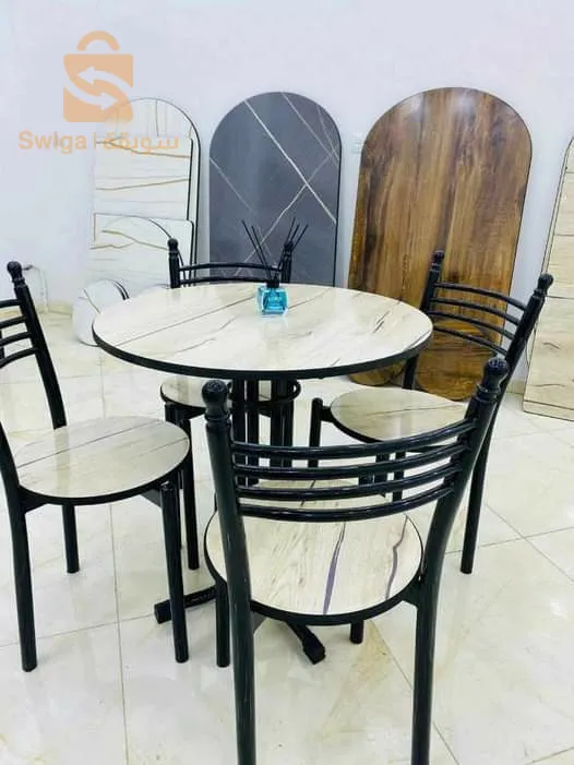 طاولات للمقاهي