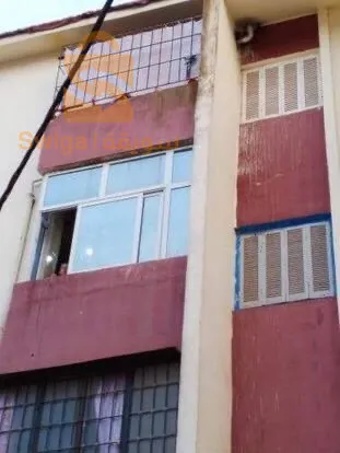 شقة للبيع وسط بلدية عين الطلبة
