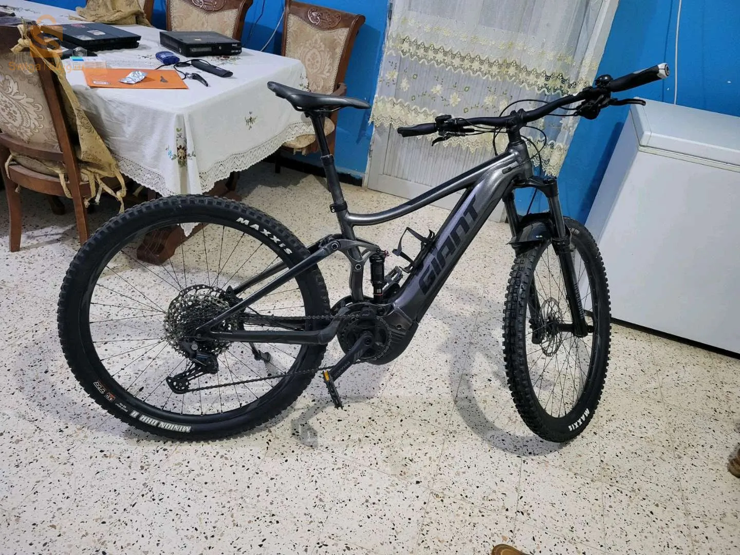 vélo professionnel électrique Giant STANCE E+ 1 PRO