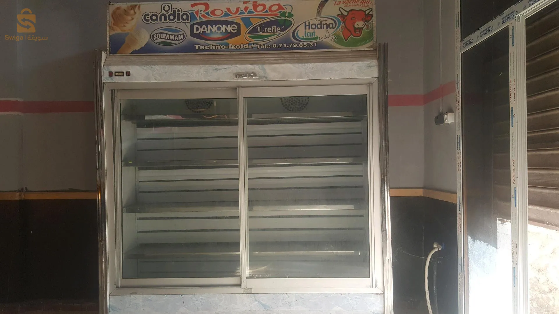 فىيقو للبيع ولاتبراز بلافريقو باب واحد 
0663129578