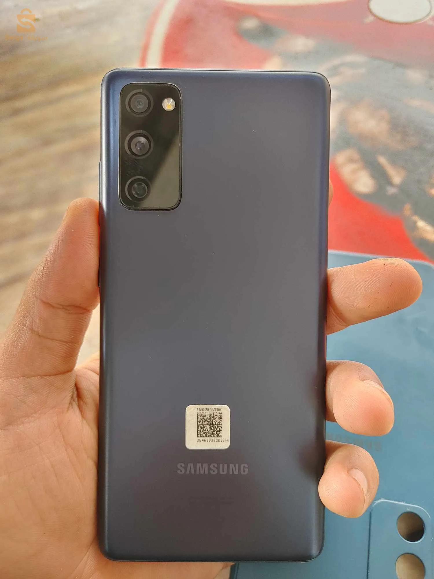 فيه كسرة خفيفة