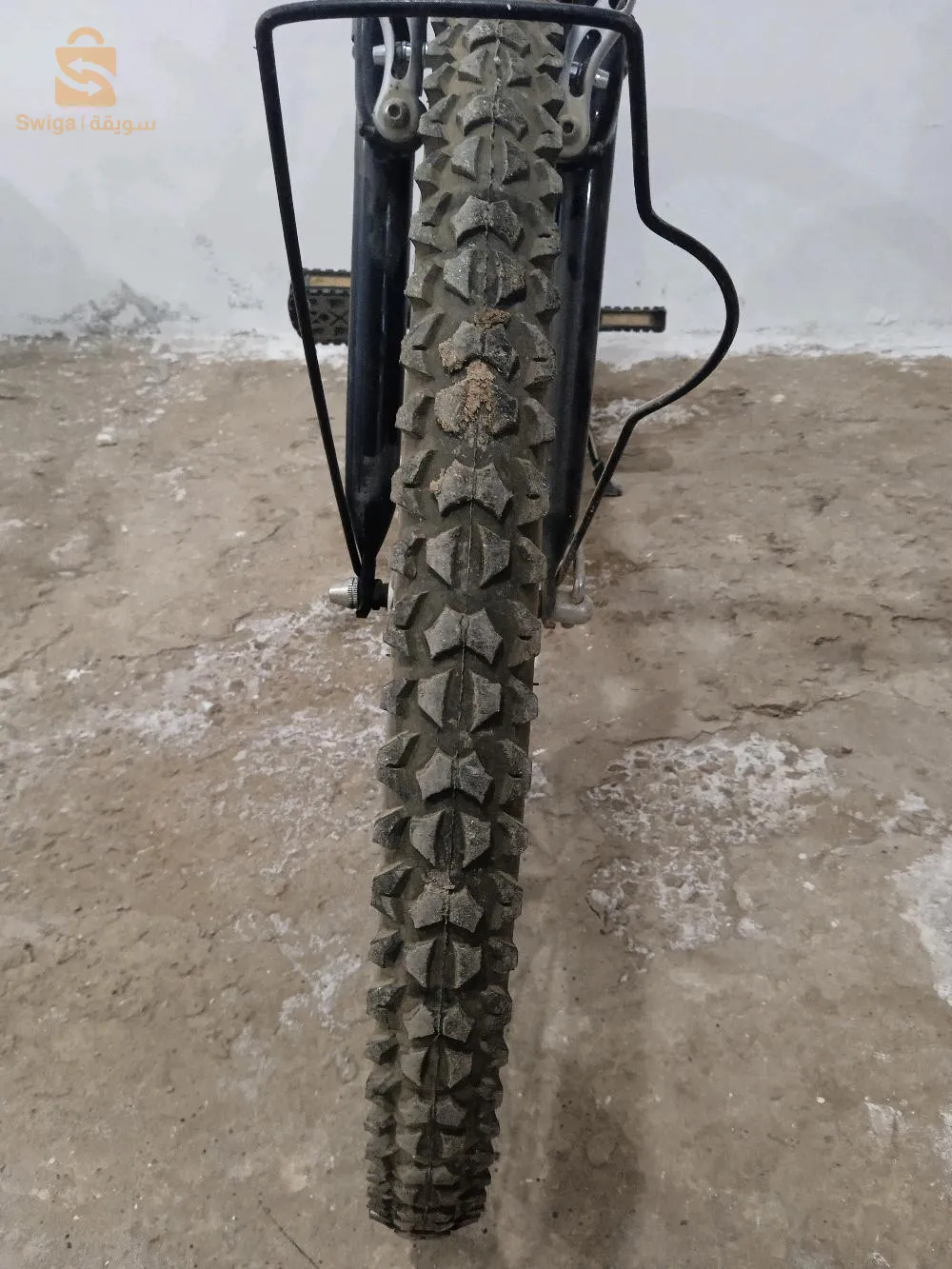 نبيع ولا نبدل بتليفون