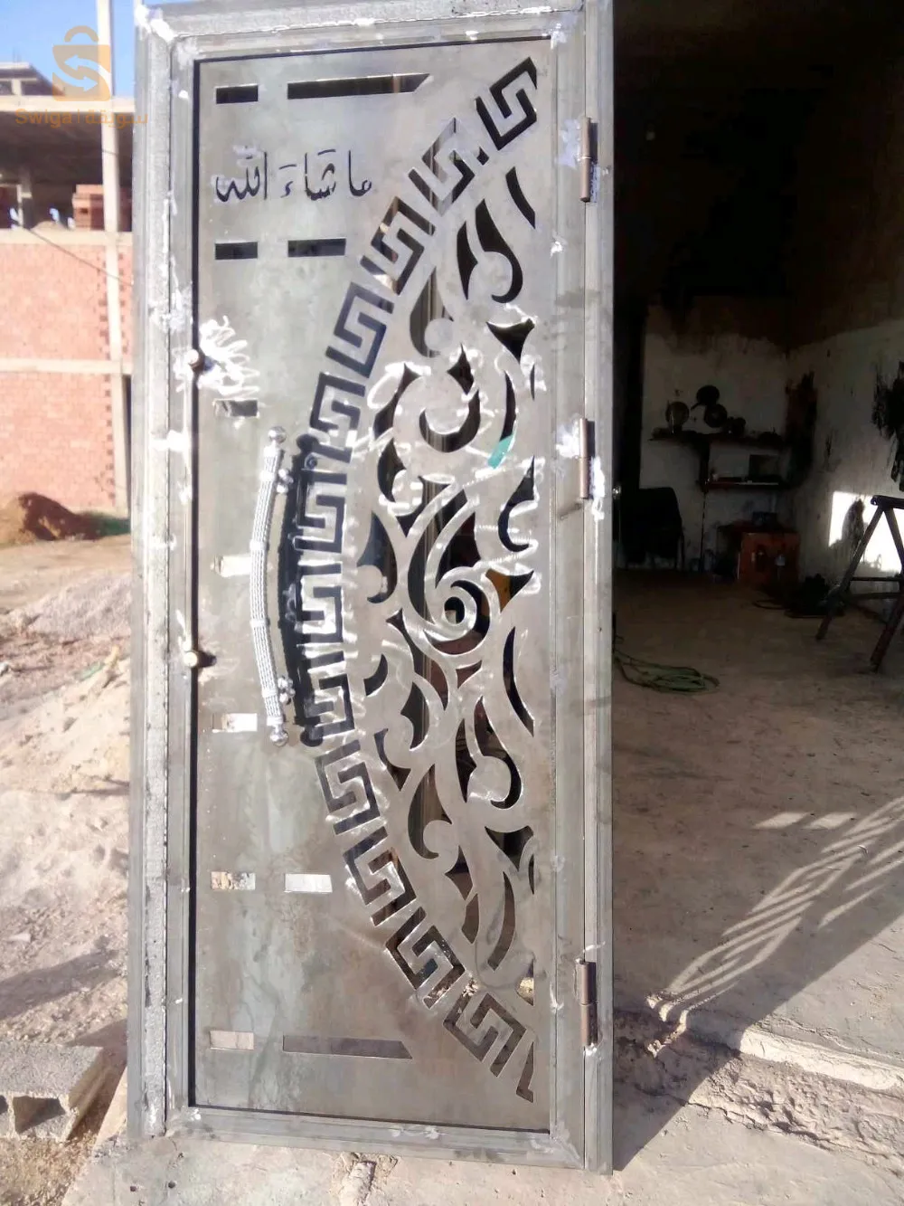 Art moderne forgeron et emballage de façade de magasin