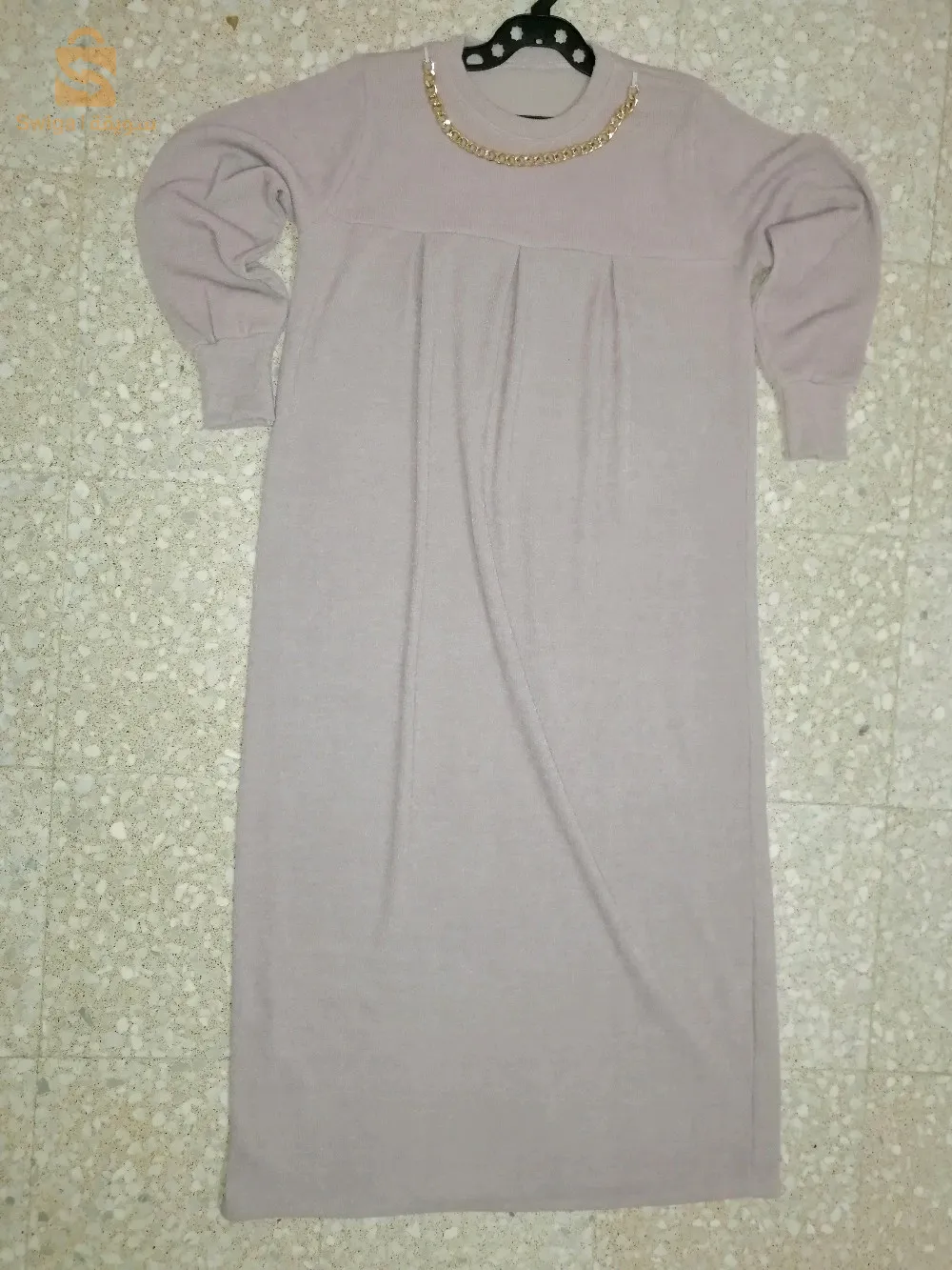 فستان نسائي