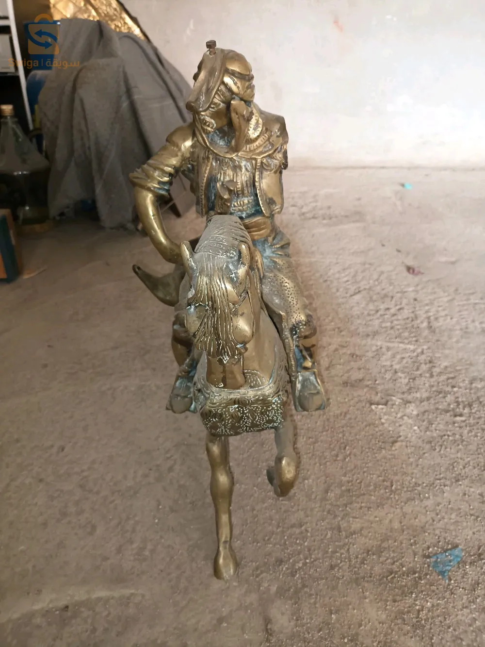 حصان من البرونز