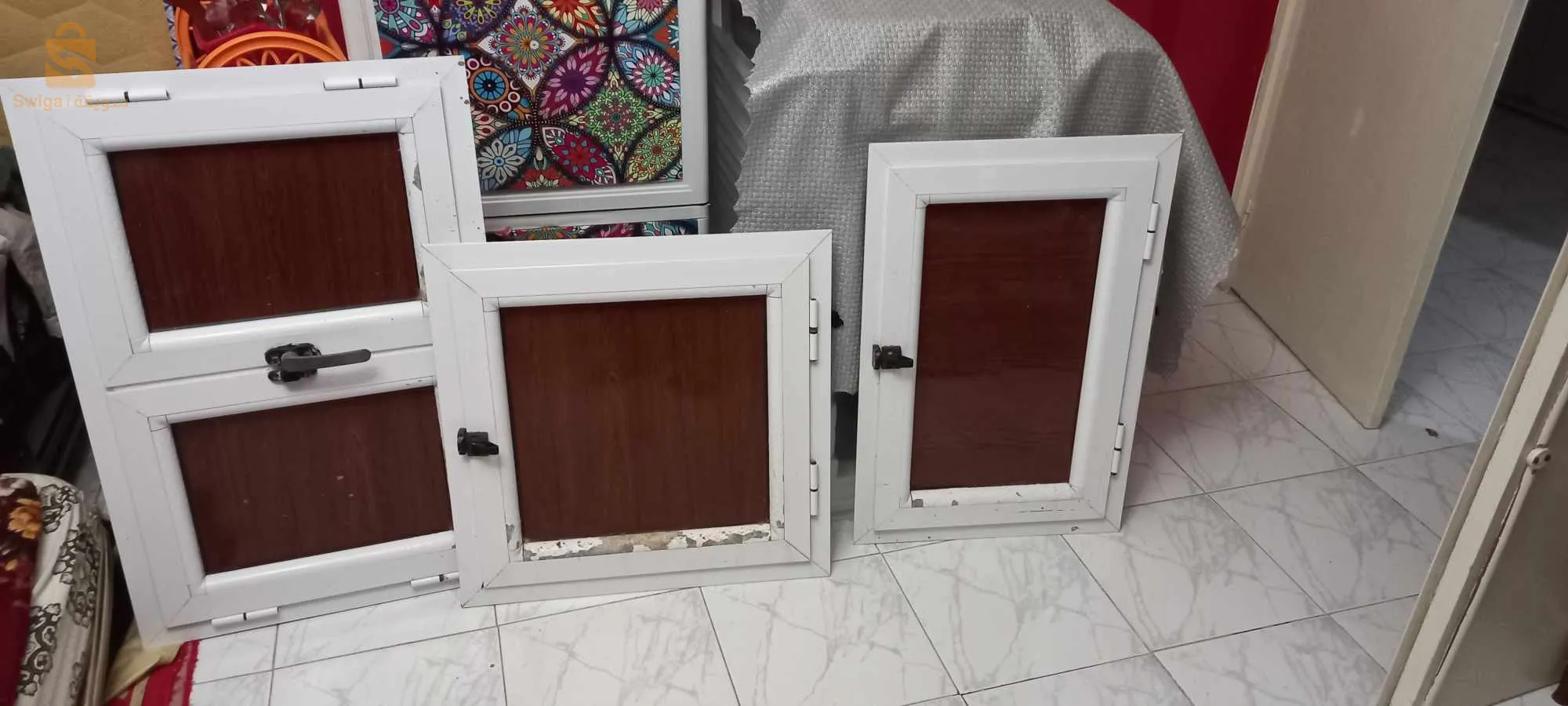 petite porte en alluminium