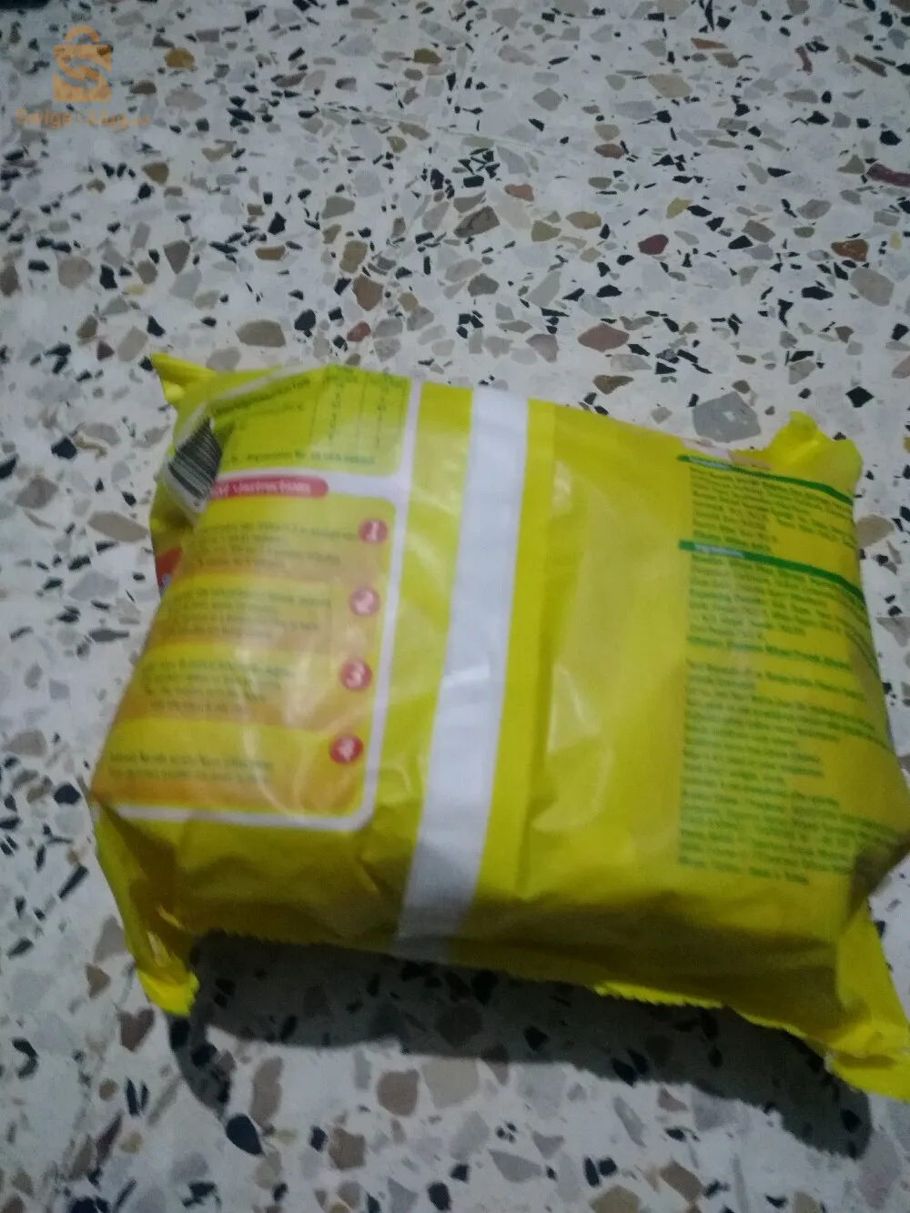 اندومي مصنوعة في تركيا/علبة فيها خمسة قطع اندومي بطعم الدجاج