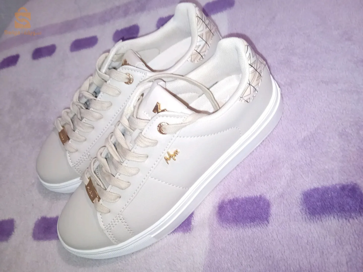 حذاء نسائي رقم 38 
من فرنسا