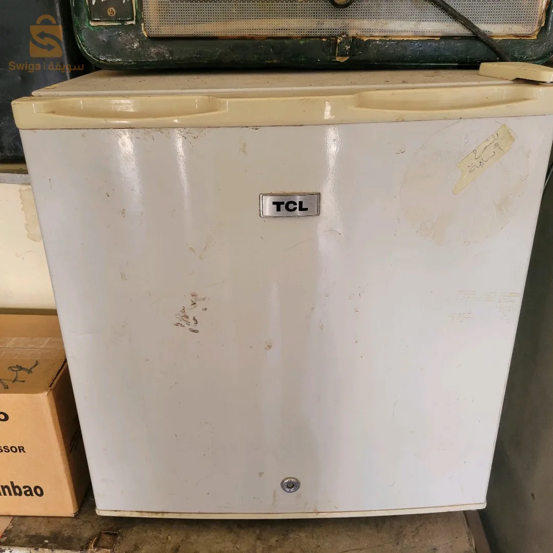 ثلاجة صغيرة TCL