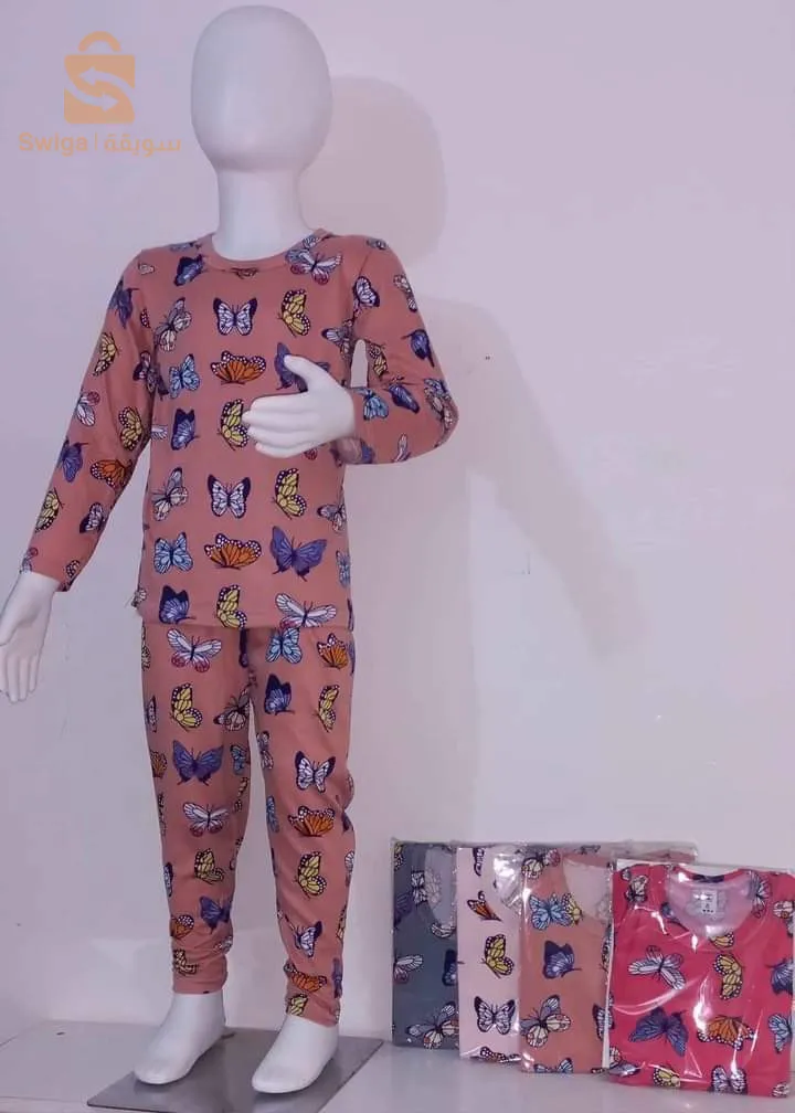 ملابس نساء وأطفال