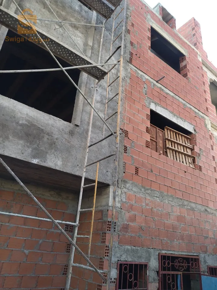 خاوتي لي حاب يخدم دارو يعيط 0668220233