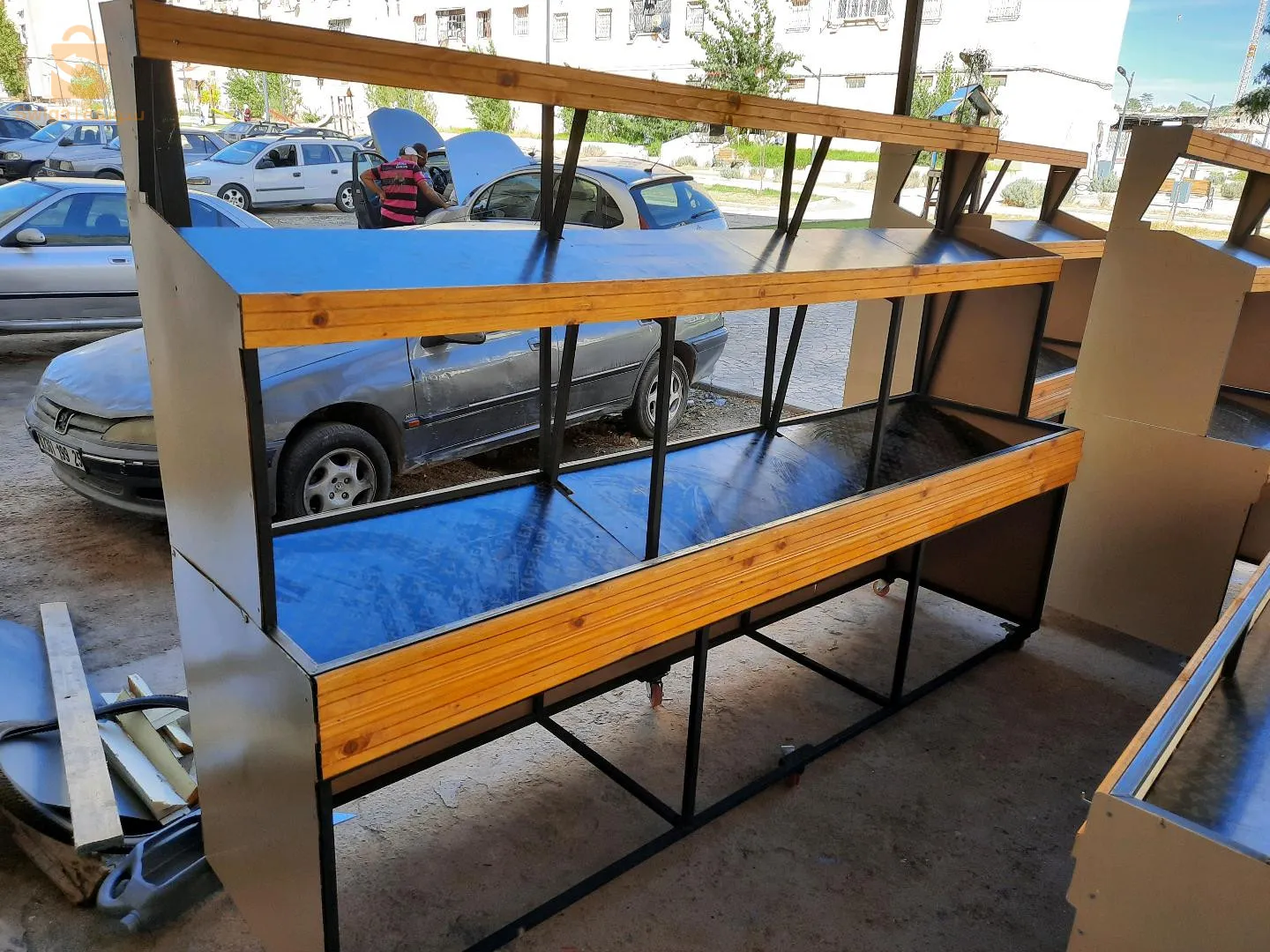 رفوف للعرض سلعة خضر و فواكه