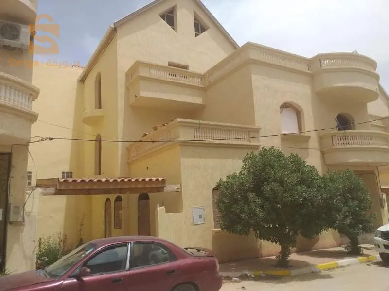 à vendre villa semi fini 170 m2..à batna