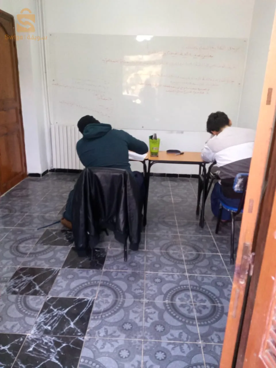 تقديم دروس تعليمية في اللغة العربية وآدابها، لطوري المتوسط والثانوي