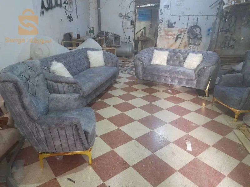 كراسي طاولات ارائك