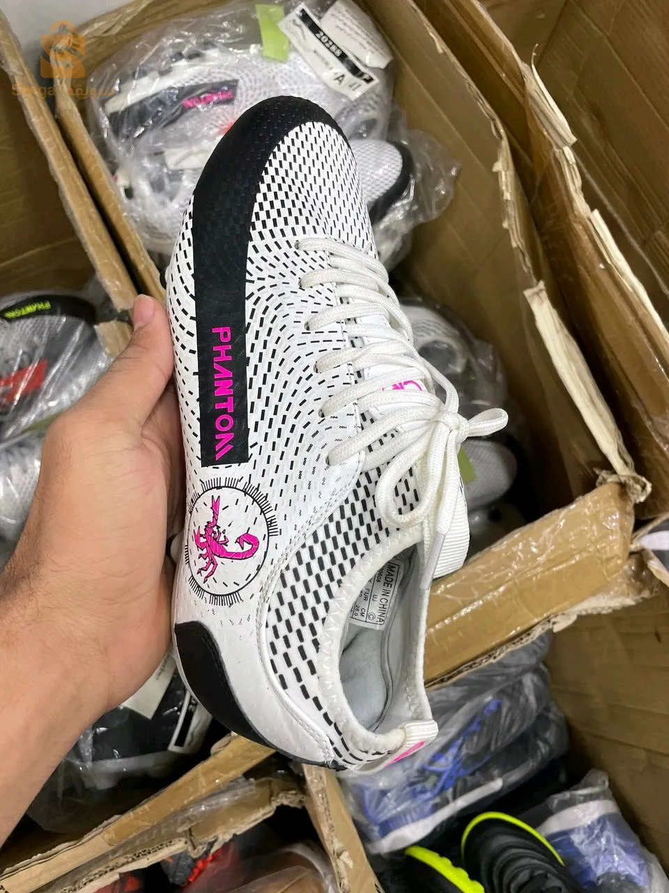 حذاء رياضي PHANTON + Les bas gratuit