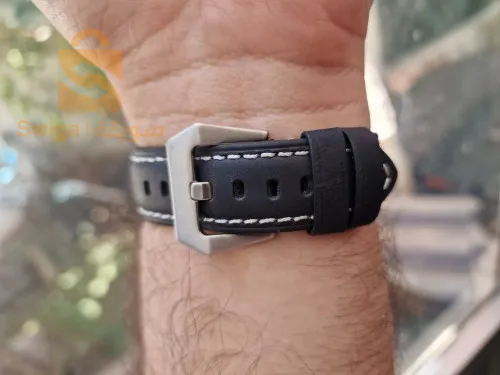 ساعة ميكانيكية بفولاذ مقاوم للصدأ و التآكل منحوتة  مقاومة للصدمات والماء بعقارب متوهجة في الضلام غير مستعملة الكمية :  قطعتين