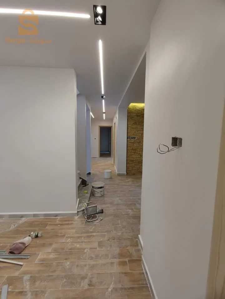 جميع أعمال الأسقف و الجدران