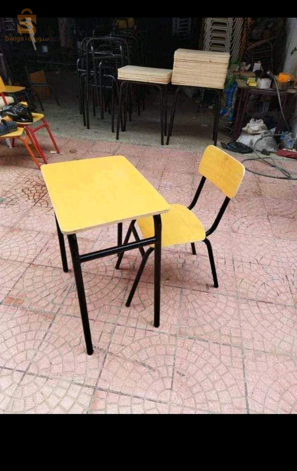 طاولة مدرسية