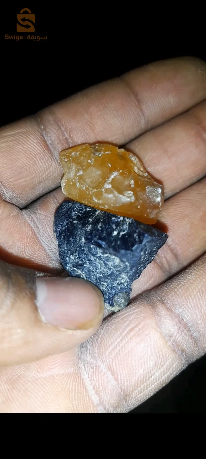 Les pierres de saphir coûtent 3000 dinars le gramme