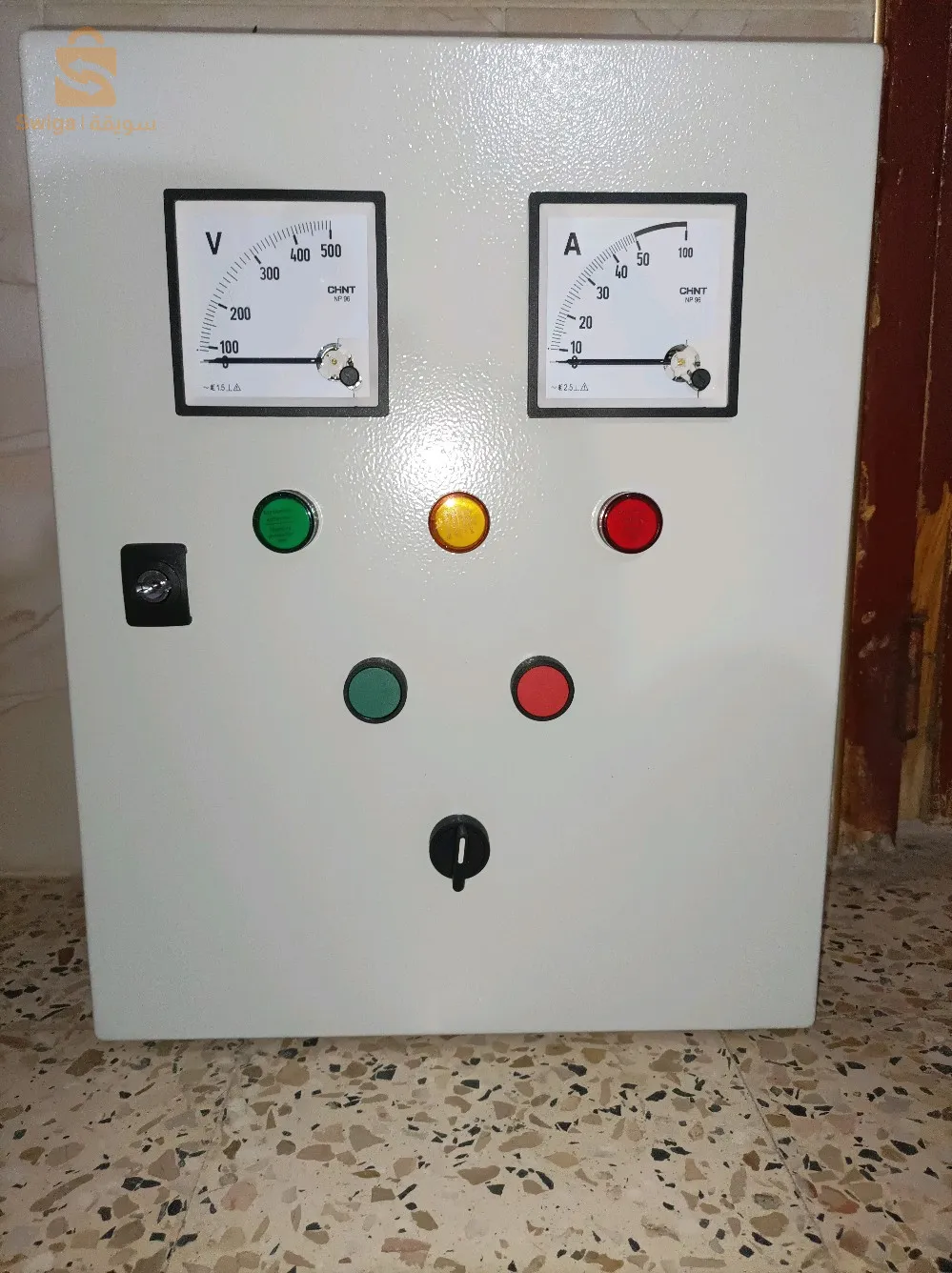 خزانة  كهربائية لمضخة غاطسة قوة 10 احصنة بجهد 380 فولط مع توفير جميع عناصر الحماية