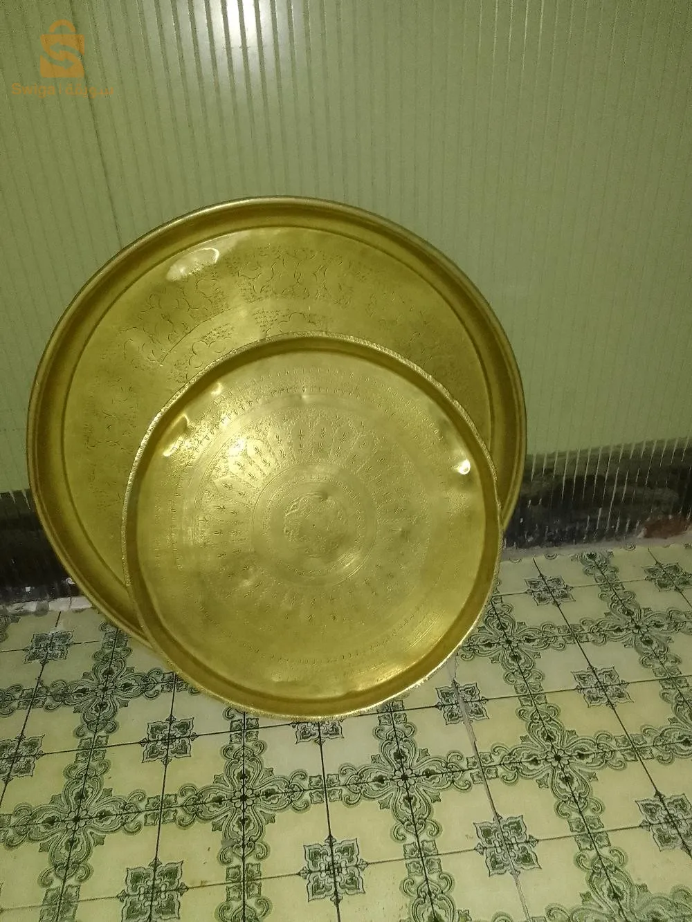 صينيات نحاسية عمرها يتجاوز 60 سنة