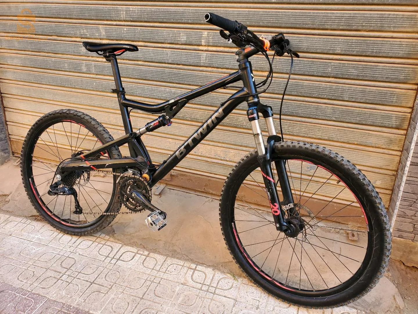B'twin Rockrider 520s