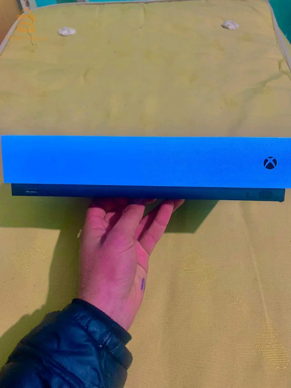 ♦️Xbox One S 🇫🇷 
🔹️8 joux install 
️🔹️1T
🔹️1Manette  🎮 Original 
🔹️Game pas actif
Les jeux: 
    pes 2024
    Nid for spid
    Gta 5  
    Forza5
    Blake
    Batelfild 4
    Batelfild1
Far cray  
        
رقم الهاتف: 0559747737