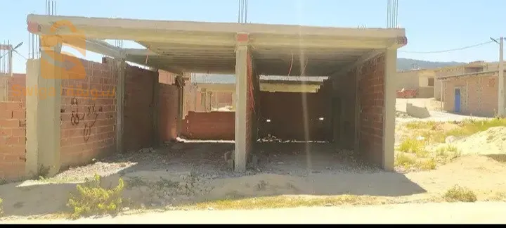 بيت للبيع كركاس طالعين لحيوط مقابلة طريق حي الميزاب فو الآثار تبسة 
المساحة 100 متر 
المهتم يتصل 0668896063