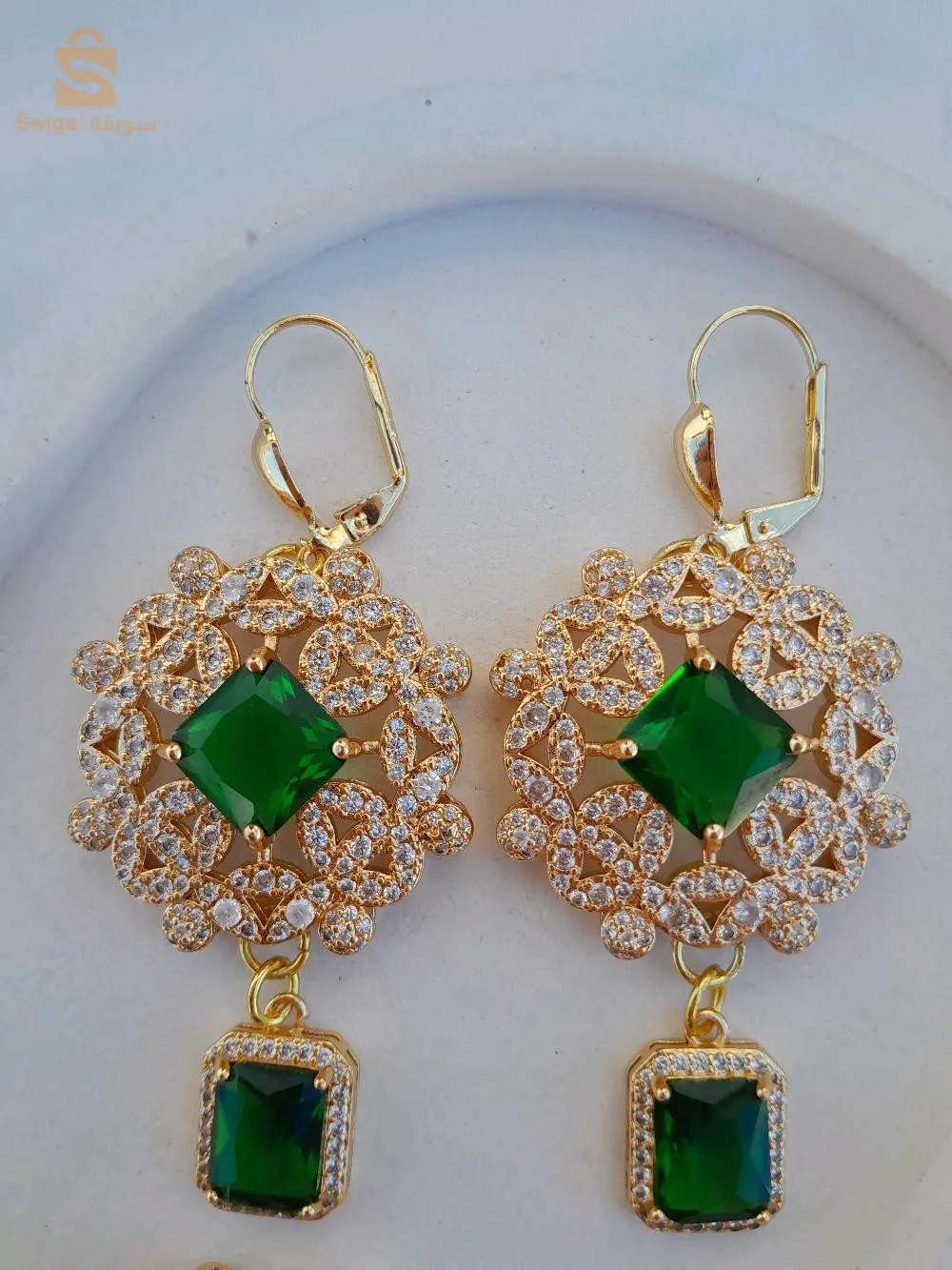 Ras-de-cou avec boucles