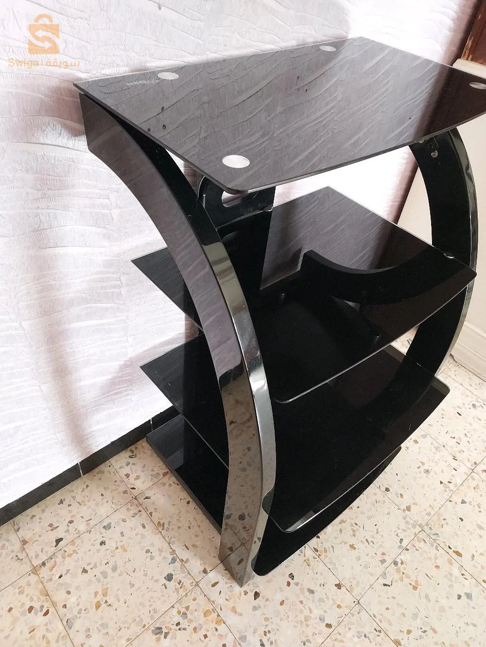 مائدة تلفاز