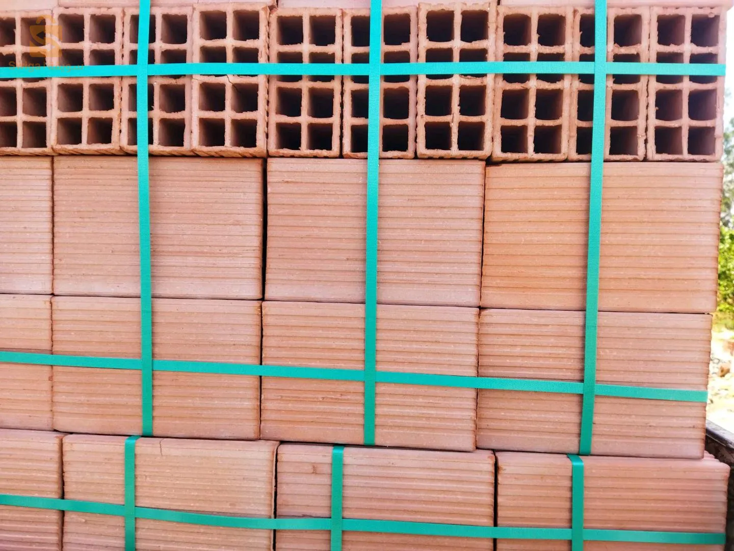 مواد البناء بالجملة