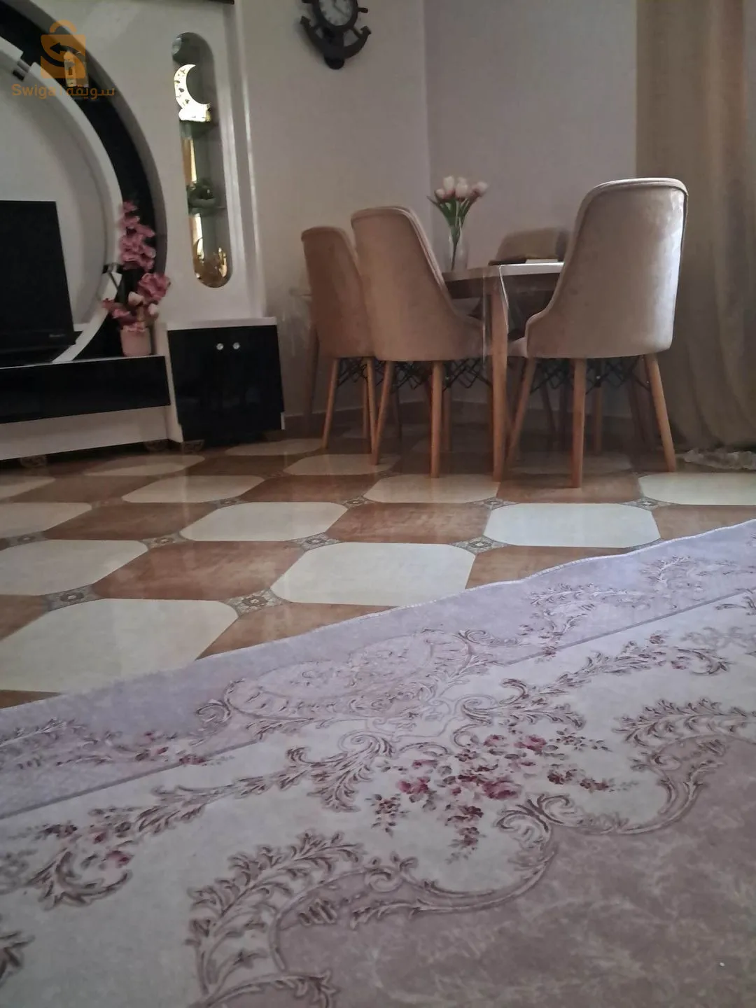 طاولة طعام