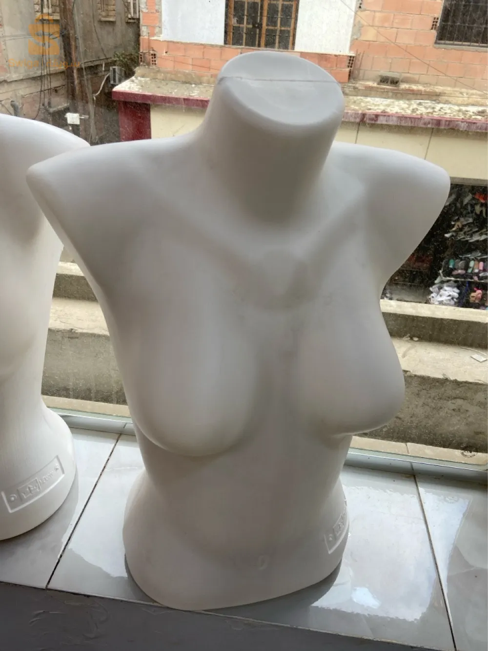 بيع أغراض محل جديدة