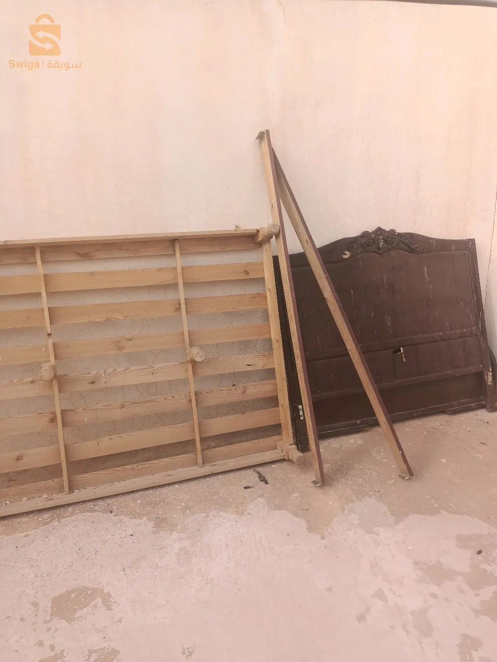 un lit deux places avec un soumis