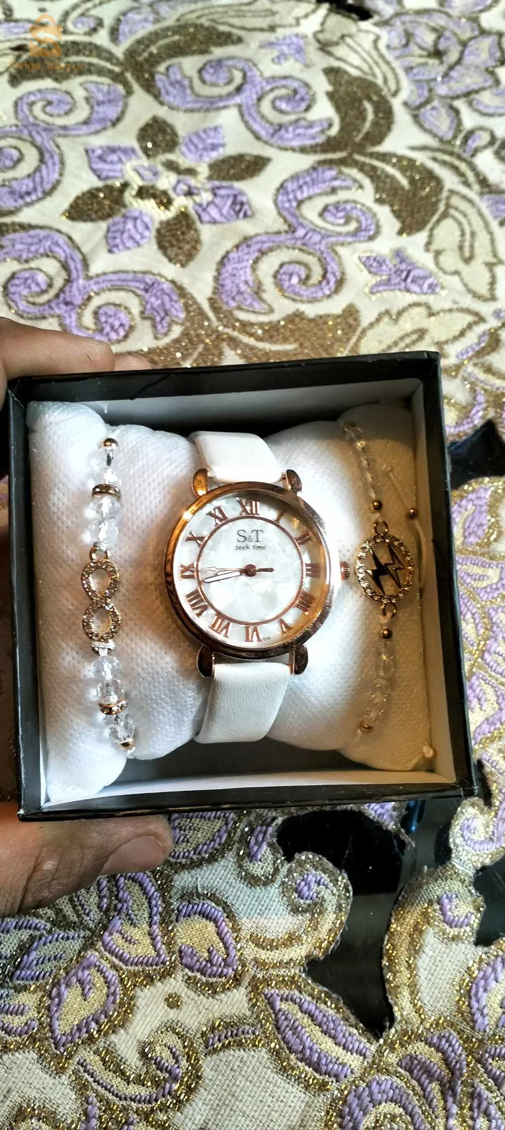 ساعات يد رجال ونساء